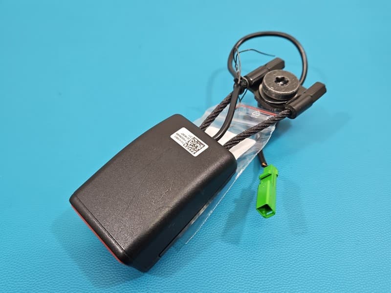 Pas bezpieczeństwa przód prawy pasażera Volvo S90 II 16- P31418903