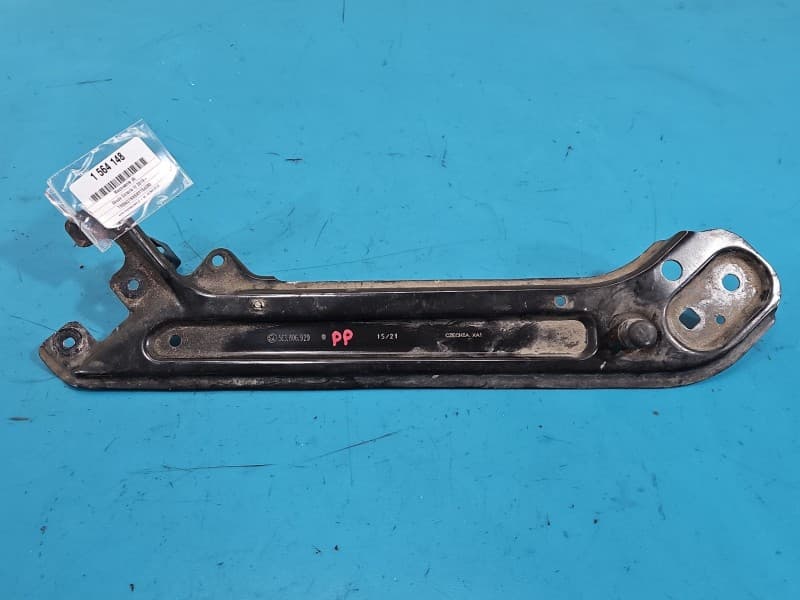Mocowanie uchwyt WSPORNIK PASA PRZEDNIEGO Skoda Octavia IV 5E3806929 5E3806929B