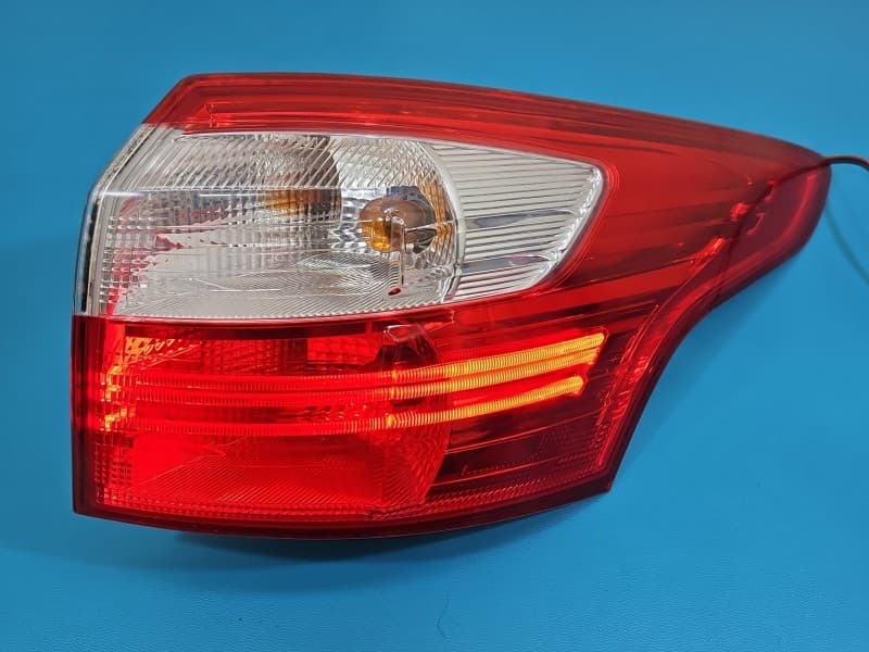 Lampa tył prawa błotnika Ford Focus Mk3 kombi EUROPA BM51-13404-G