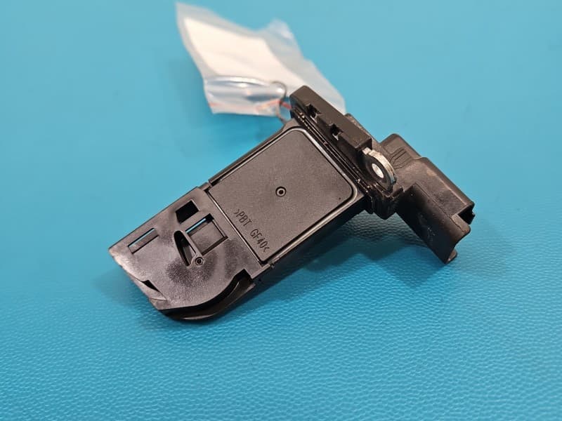 Przepływomierz Peugeot 5008 II 17-24 1,5 hdi 4-PIN 967709308001 AFH50M-27