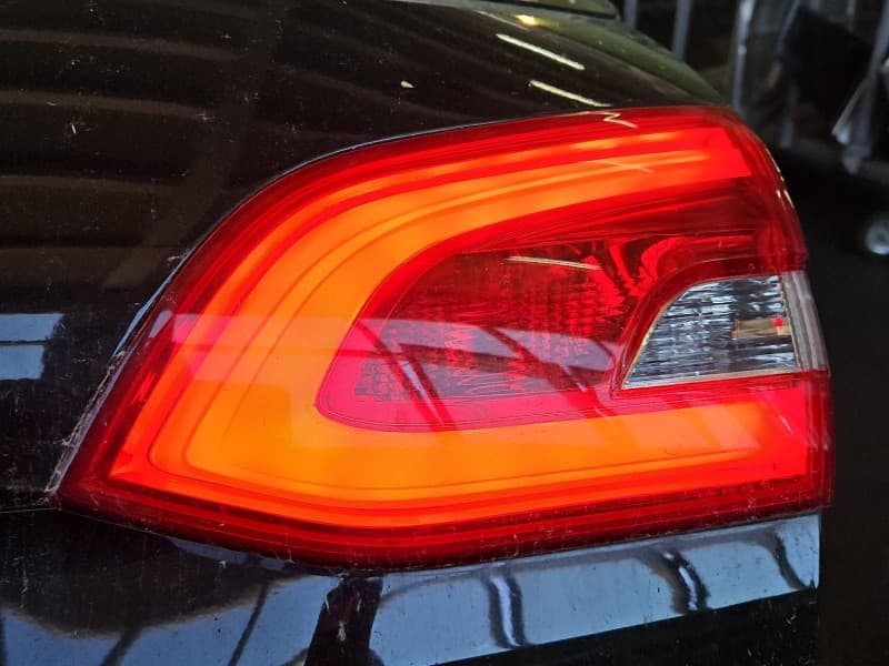 Lampa tył prawa klapy Peugeot 308 II T9 kombi EUROPA 9678094880