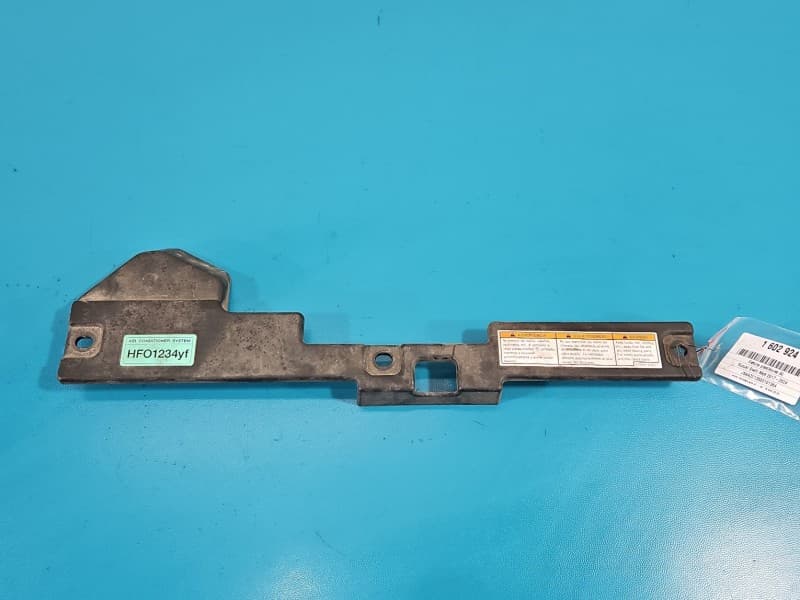 Osłona ZAŚLEPKA PLASTIK Pasa przedniego Suzuki Swift Mk8 72481-52R0