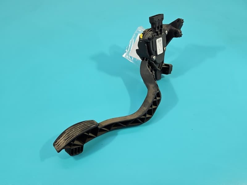 Pedał gazu potencjometr Alfa romeo Giulietta 1,6 jtd 6PV010175-10 505212670