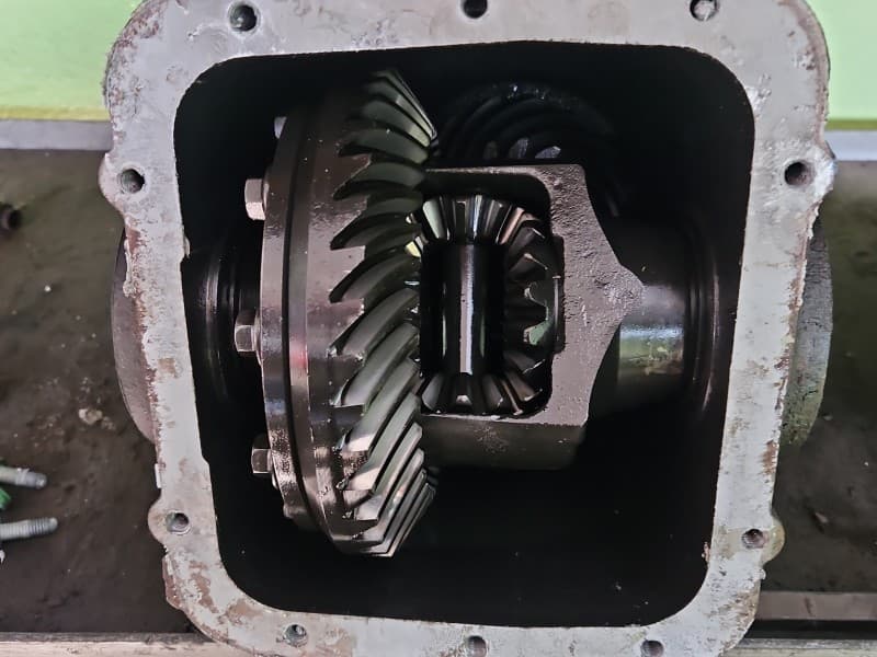Most tylny DYFER tył Jaguar X-type 2,5 V6 1X4W-4000-AH