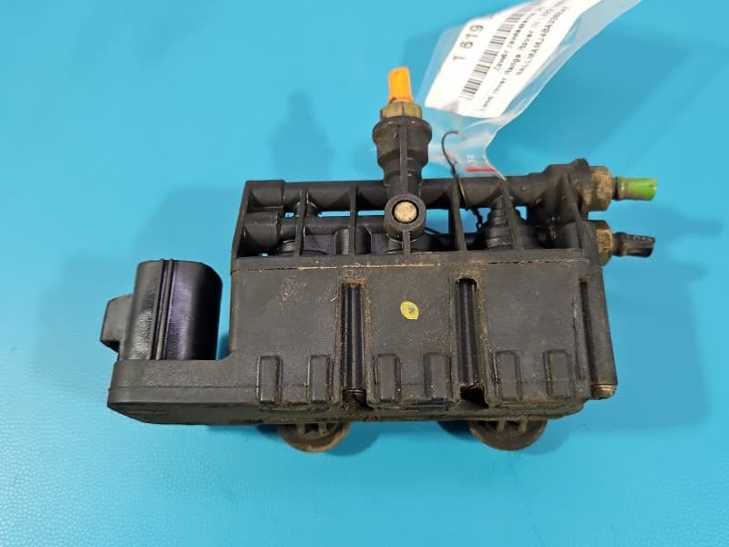 Rozdzielacz zawieszenia Tył 6PIN Land Range Rover III L322 01-12 4,4 V8 448DT