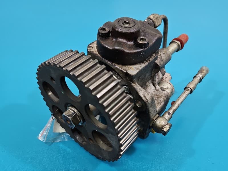 Pompa wtryskowa Opel Astra IV J 1,7 cdti 55586500