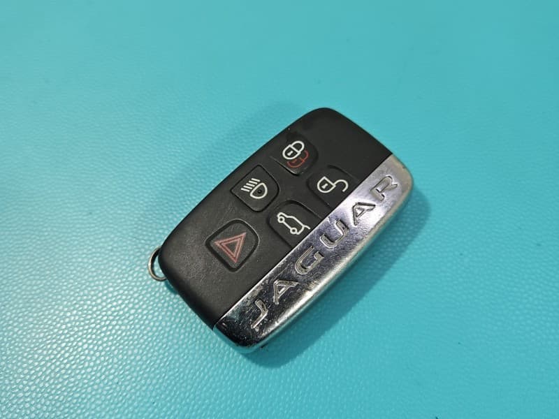 PILOT KLUCZYK KEYLESS Jaguar F-Pace 16-