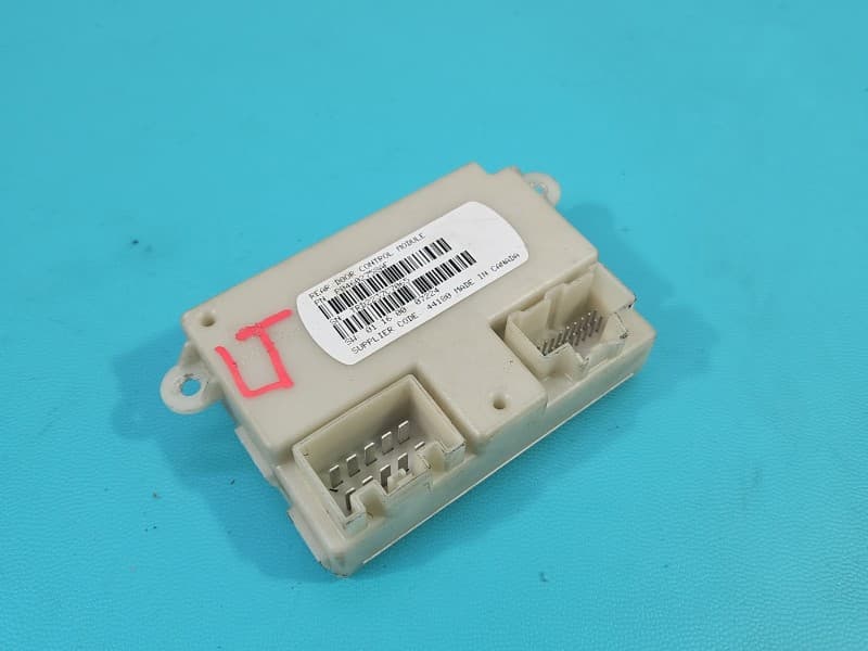 Sterownik moduł DRZWI TYŁ LEWY Chrysler Voyager V 07-16 P04602758AF