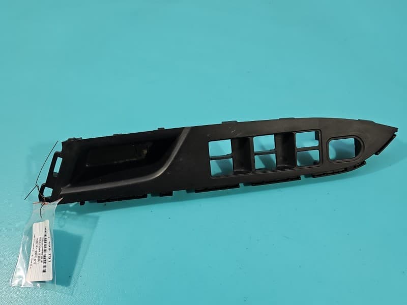 Osłona ZAŚLEPKA PLASTIK Panel/osłona przełączników szyb Suzuki Vitara II 15- 83725-54P20