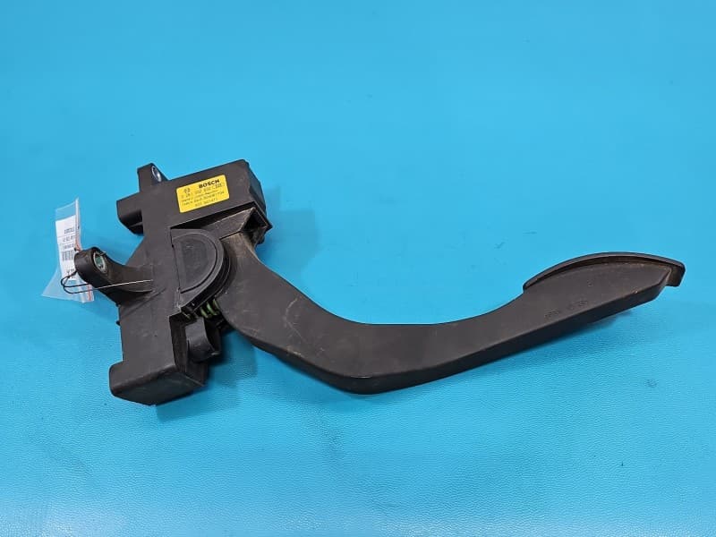Pedał gazu potencjometr Iveco Daily IV 06-14 3,0 HPI 0281002632 504061734