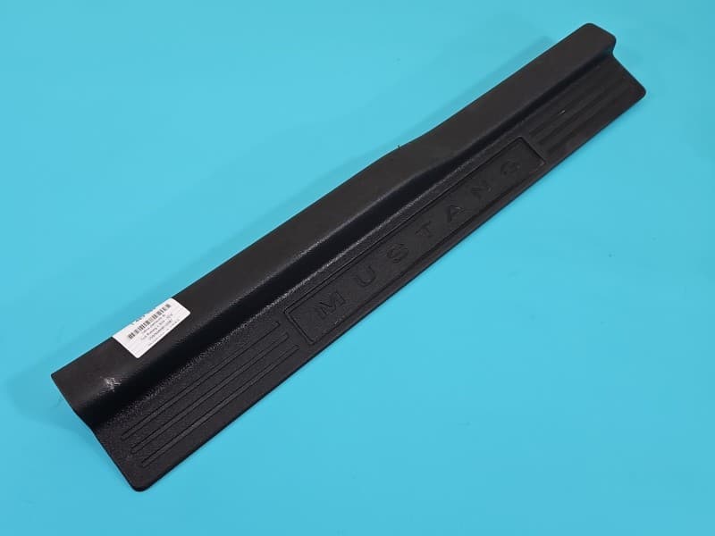 Osłona ZAŚLEPKA PLASTIK Listwa progowa PRAWA Ford Mustang V 04-14 4R33-6313200-DMW