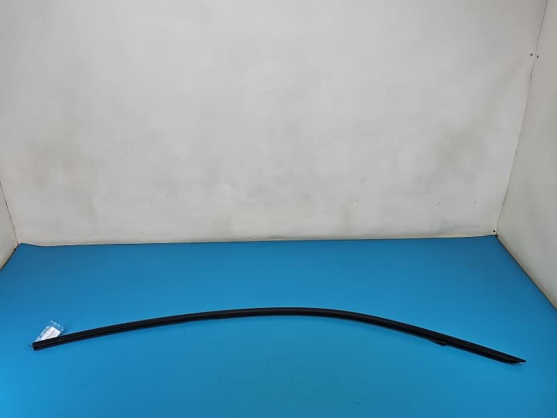 listwa nadwozia Bmw F32 F33 F36 PRAWA
