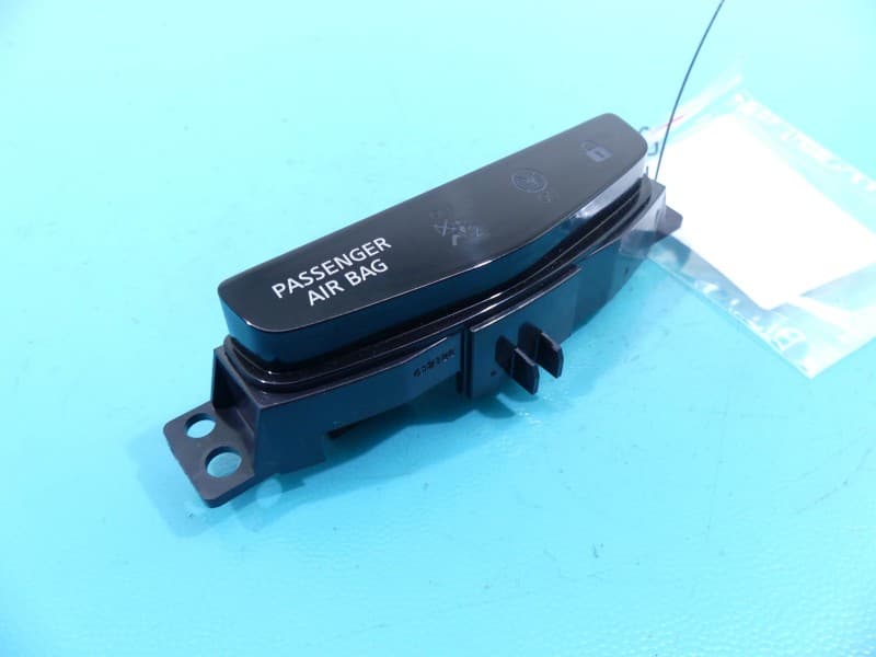 Wyświetlacz monitor Nissan Qashqai II J11 13-21 61212E