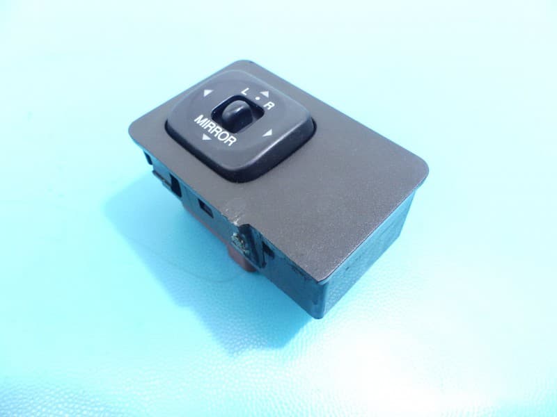 Przełącznik szyb Toyota Land Cruiser J200 07- regulacji lusterek EU 588-1G18