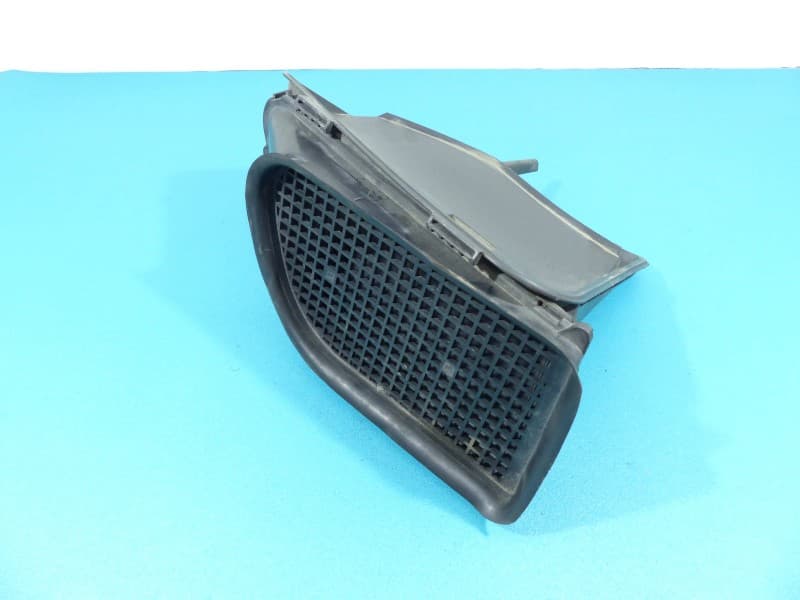 KIEROWNICA Wlot powietrza Mercedes W251 3,0 cdi V6 2518300053