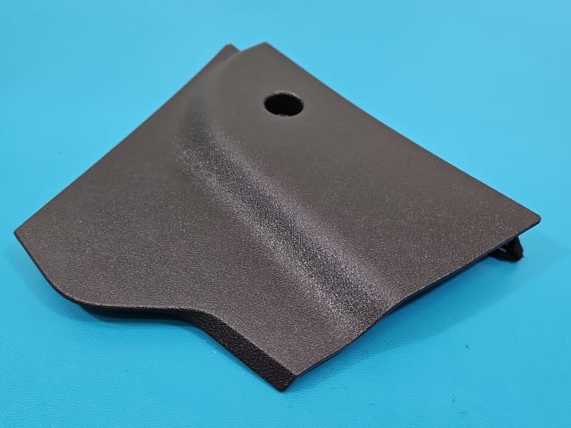 Osłona ZAŚLEPKA PLASTIK OSŁONA DESKI KONSOLI PRAWA BMW iX1 U11 1437672