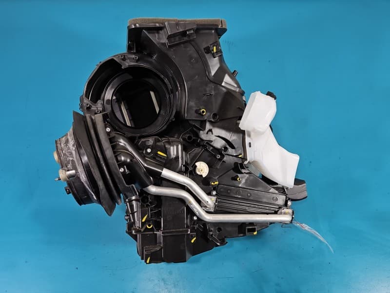 Nagrzewnica BMW iX1 U11 5A563F9 T859004C T222007 EUROPA