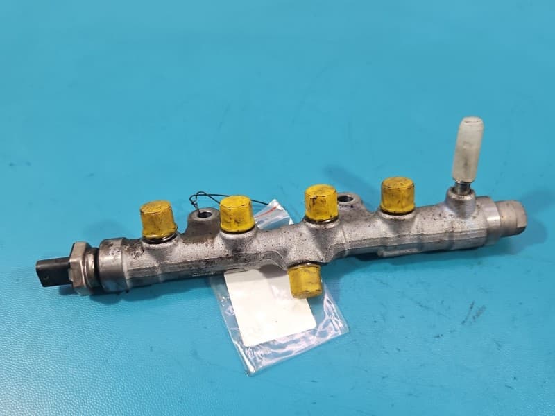 Listwa wtryskowa CZUJNIKI Peugeot 308 II T9 1,5 hdi 0445214361 9821399680 9810824880