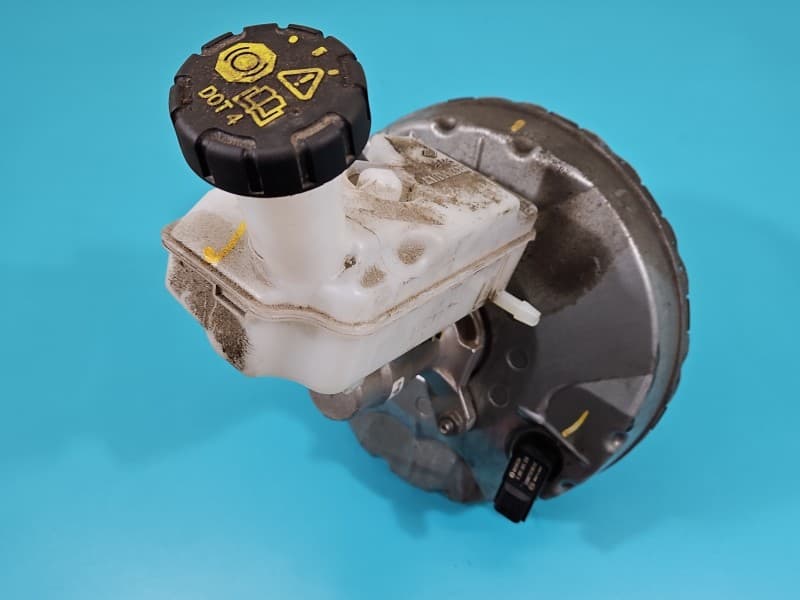 Serwo hamulcowe Dacia Sandero III 20- 1,0 SCe 472101095R 0265005329