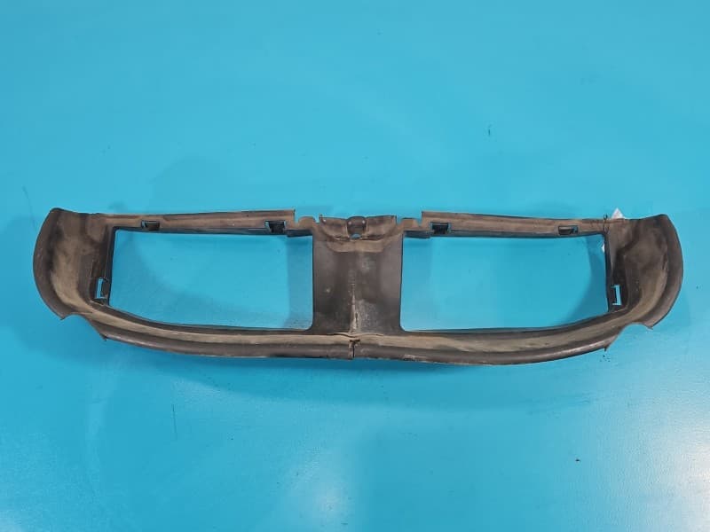 KIEROWNICA Wlot powietrza Bmw e90 2,0b 51717134099-06