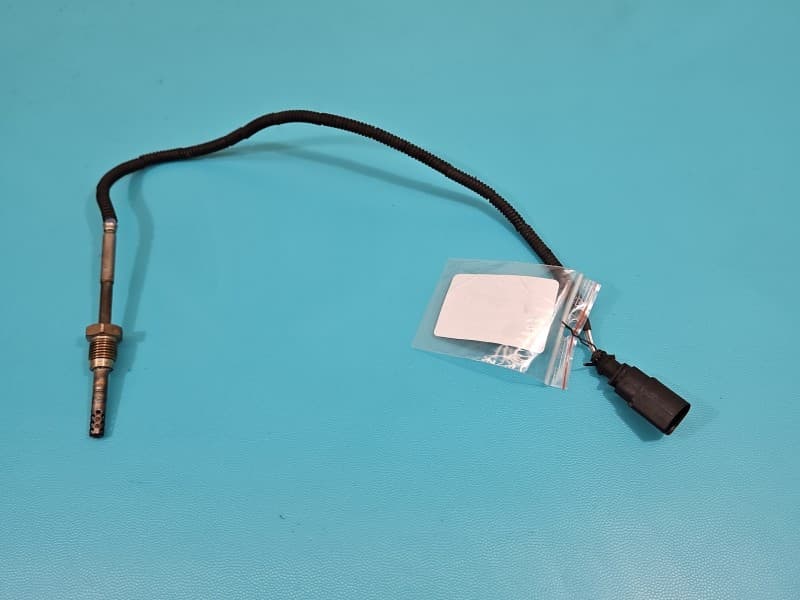 Czujnik temperatury spalin AUDI A4 B8 3,0 tdi 059906088AT