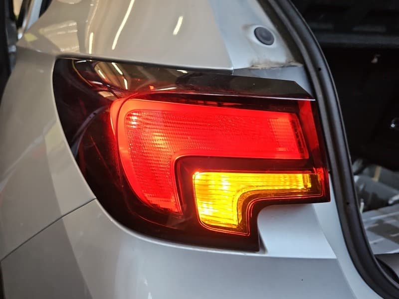 Lampa tył lewa błotnika Opel Astra V K HB EUROPA 39099014