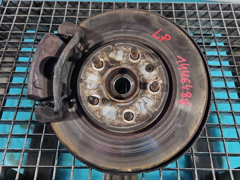 Zwrotnica lewa piasta przód 2,0 cdti Opel Insignia A
