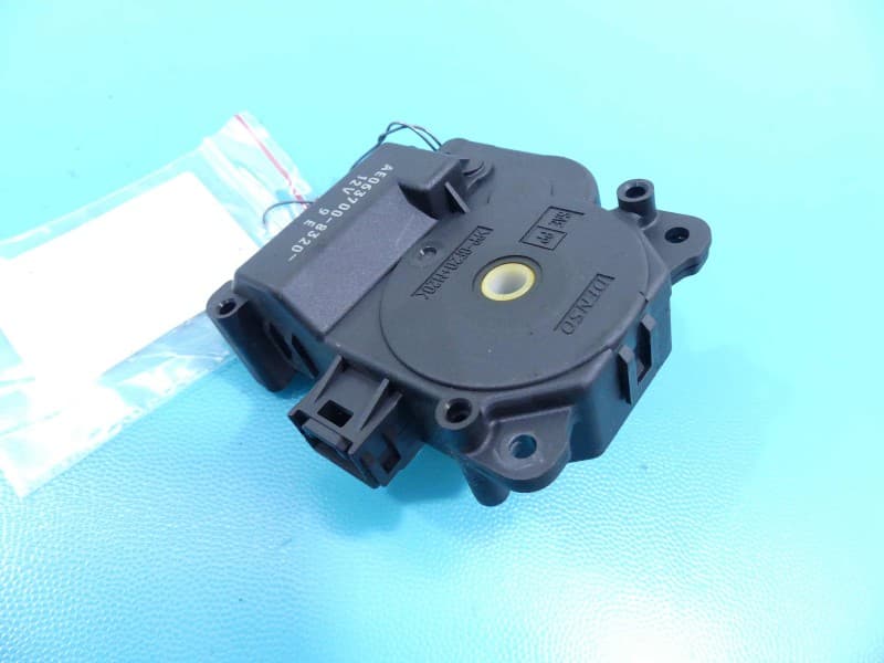 Silniczek nawiewu NAGRZEWNICY Smart Forfour I 04-06 AE063700-8320 EUROPA
