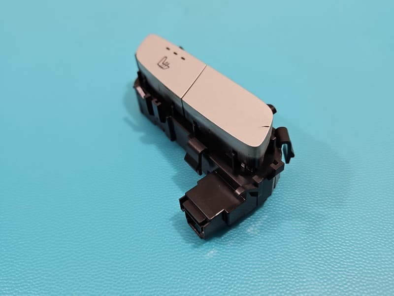 Przełącznik Grzania Foteli Przód Lewy Mercedes W205 A2059050004