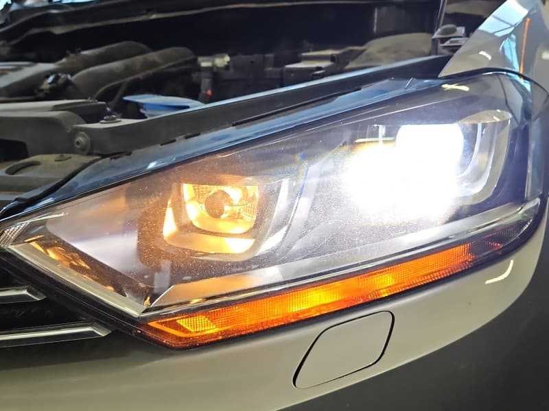 Reflektor lewy lampa przód Vw Golf Sportsvan EUROPA 517941031B