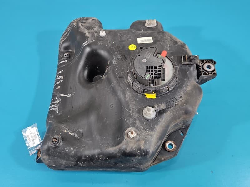 Zbiornik AdBlue AUDI Q5 8R 08- 2,0 tdi 8R0131877T