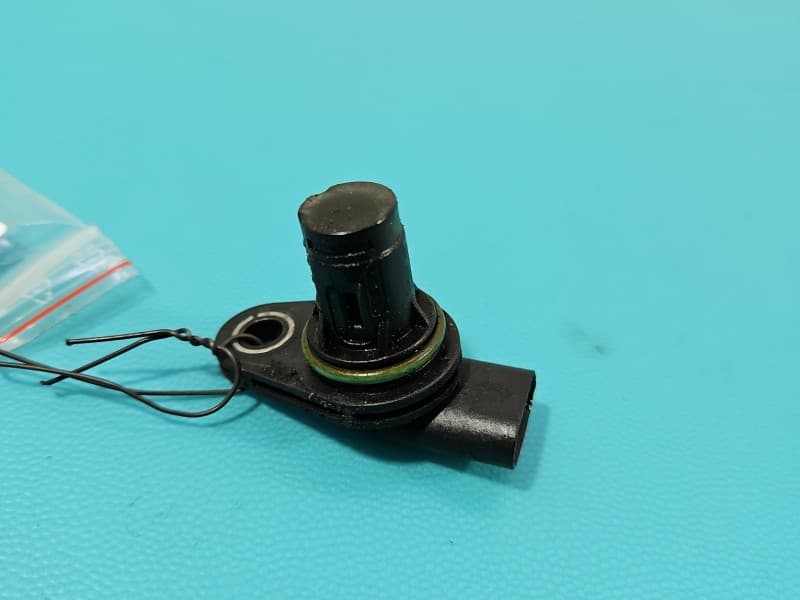 Czujnik położenia wałka rozrządu Mercedes CLS II C218 W218 218 4,7 V8 278922 A2761530028