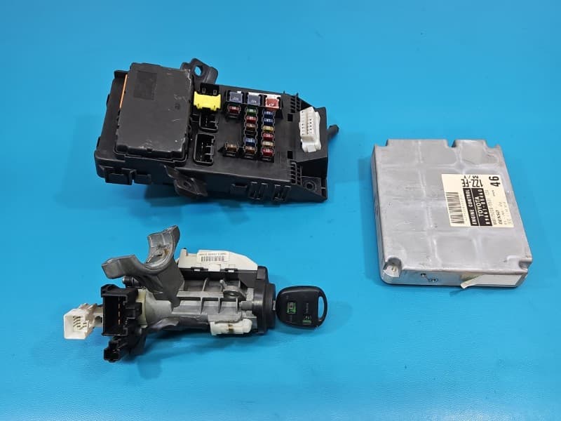Komputer Sterownik silnika Toyota Avensis I T22 1,8 vvti 89661-05460