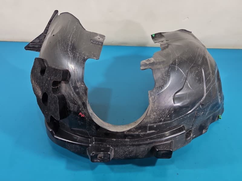 Nadkole przód prawe Volvo XC40 32241407