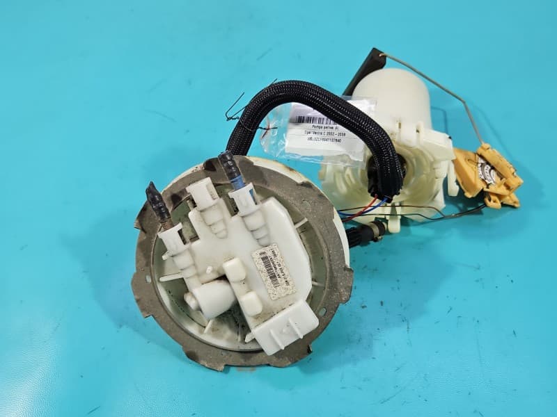 pompka Pompa paliwa Opel Vectra C 1,8 16V 228216003027 AK1706040297