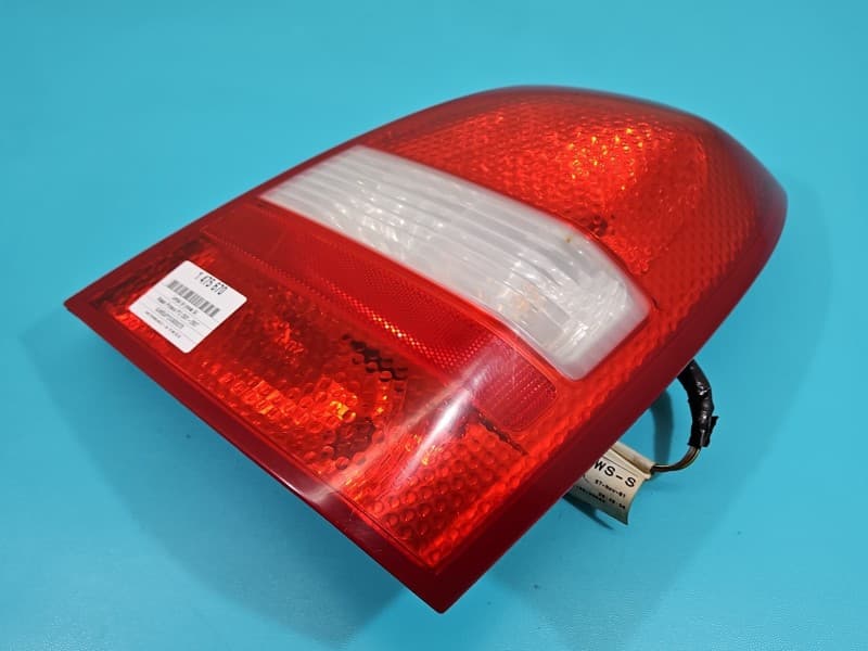 Lampa tył prawa błotnika Nissan Primera P12 sedan EUROPA