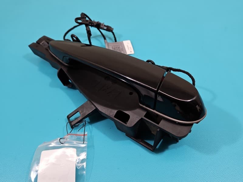 Klamka przód prawa zewnętrzna BMW X3 F25 7252538 czarny 475/9
