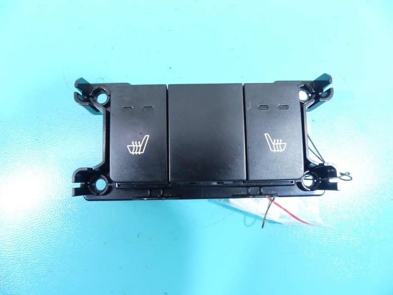 Przełącznik GRZANIA FOTELI Hyundai Santa Fe II 06-12 201003413