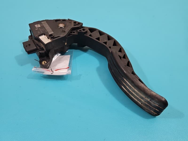 Pedał gazu potencjometr Renault Trafic III 2,0 dci 180024289R