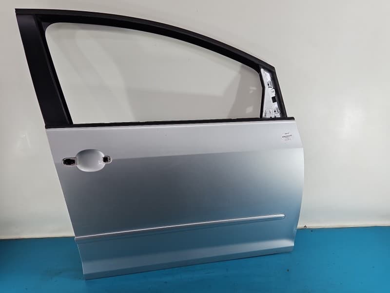 DRZWI PRZÓD PRAWE PASAŻERA Vw Golf plus 5d LA7W