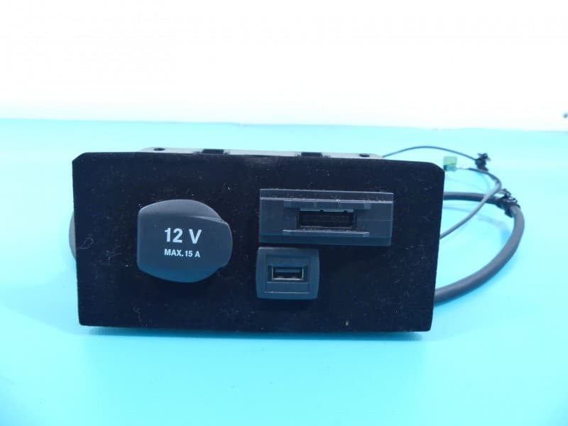 Gniazdo USB Mercedes CLS II C218 W218 218 A2188201915 A2188210311