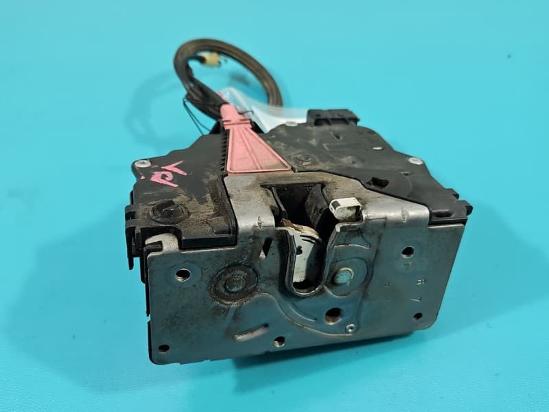 Zamek tył prawy Opel Corsa E 6pin 13431845