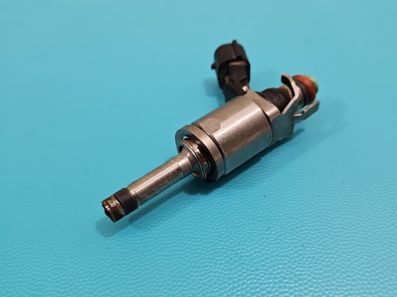 Wtryskiwacz H8201141604 8201141604 Nissan Juke I F15 10-19 1,2 T 116KM
