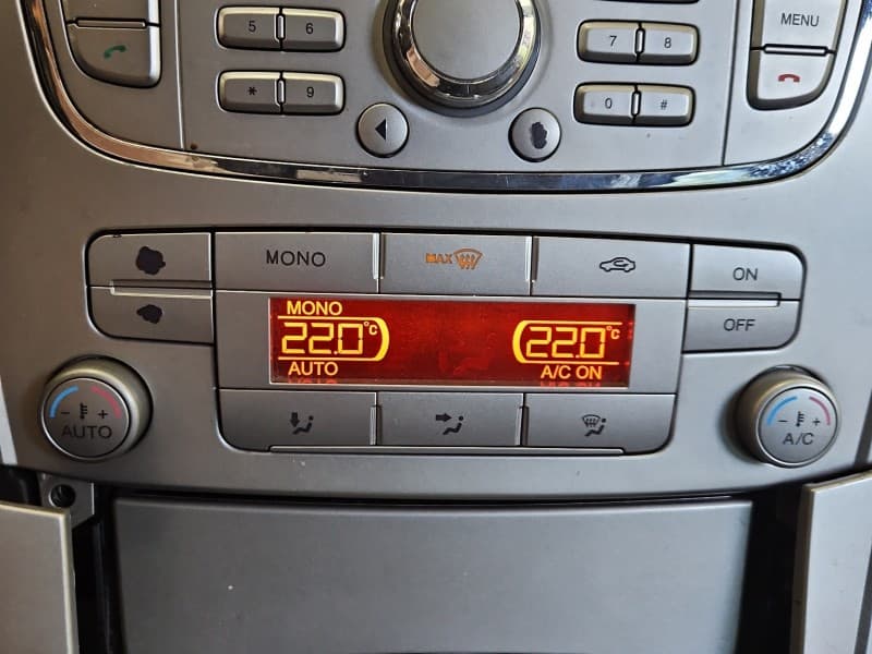 Konsola panel nawiewu Ford Mondeo Mk4 7S7T-18C612-AE