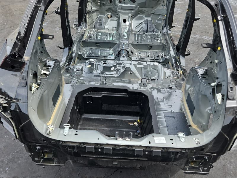 Pas tylny podłoga wanna bagażnika Ford Puma II MK2 19- HB