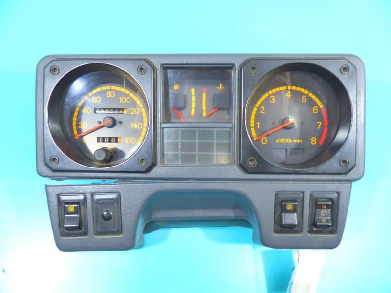 Licznik Mitsubishi Pajero 2,5 gaźnik MB716914 69326-280 EUROPA