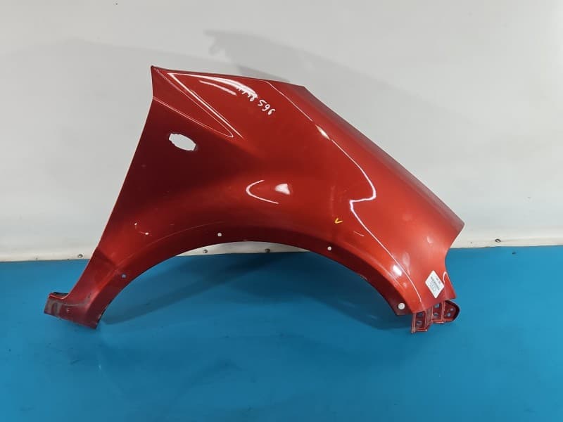 Błotnik przód prawy Suzuki Sx4 I 06- ZFM C14