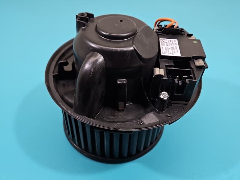 Dmuchawa nawiewu wentylator Audi Q3 8U 11-16 europa 1K1820015L 3C0907521F
