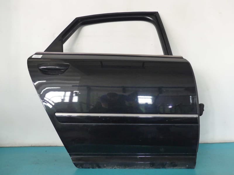 Drzwi tył prawe Audi A8 D3 sedan 4d czarny LZ7Q