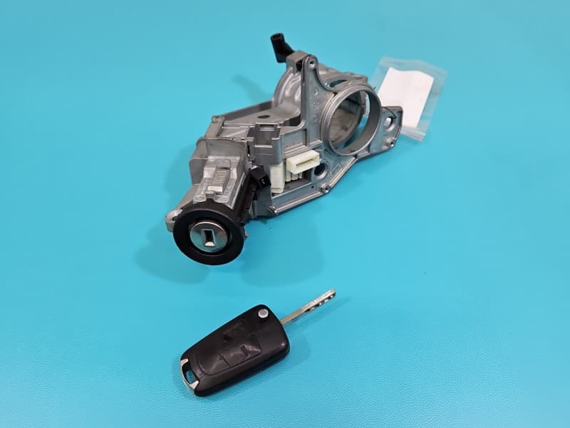 Stacyjka KLUCZYK WKŁADKA Opel Astra III H